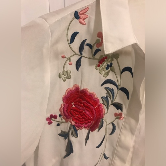 Embroidered Blouse - Picture 3 of 4